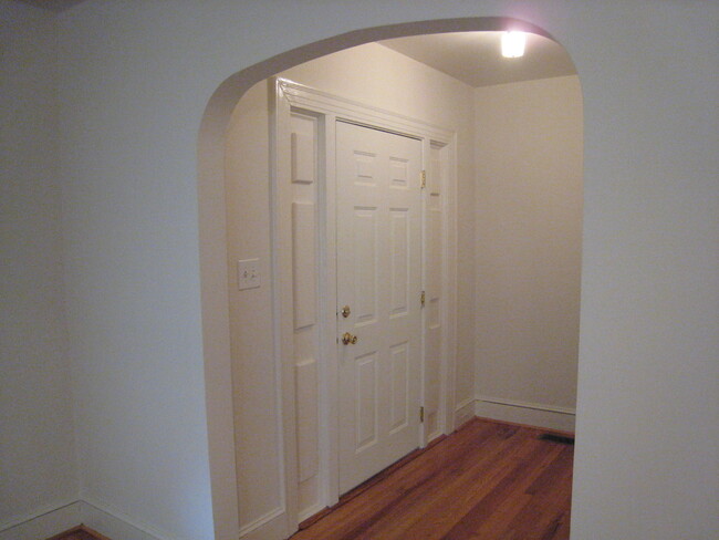 Family room to foyer view. - 1911 E 4th St