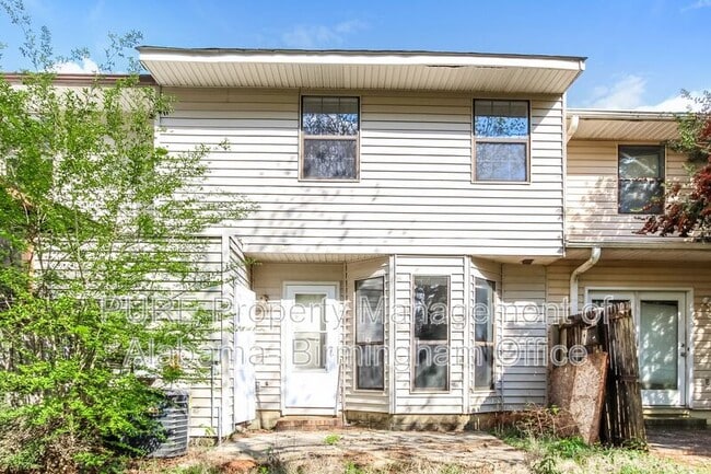 Building Photo - 2258 Cheshire Dr