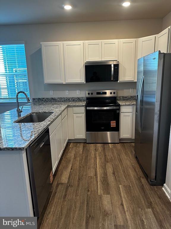 Building Photo - 163 Rae Ct