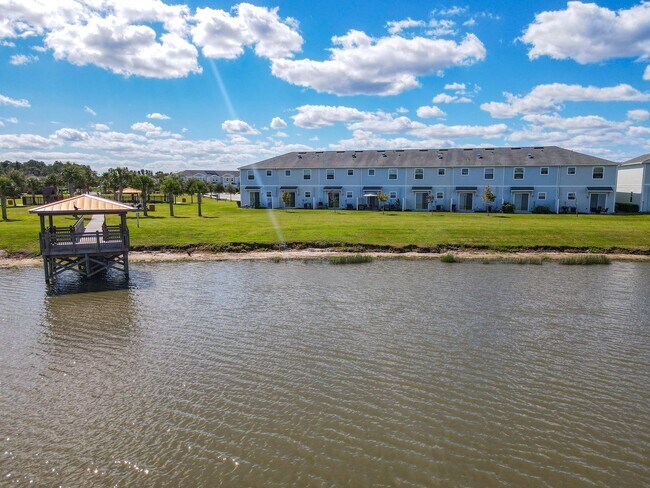 Building Photo - Two Story townhome in Storey Lake  community