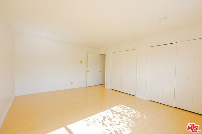Building Photo - 1544 Stanford St