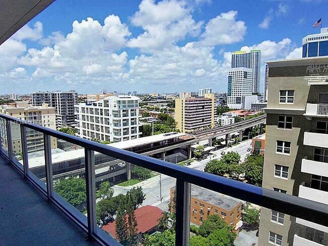 Building Photo - 1111 SW 1st Ave