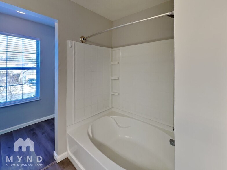 Building Photo - 1511 Danielle Rd