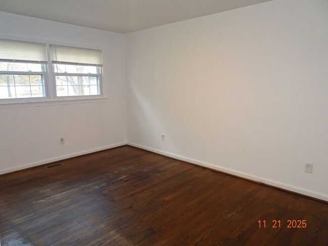 Building Photo - Single Home in Holiday Park for Rent