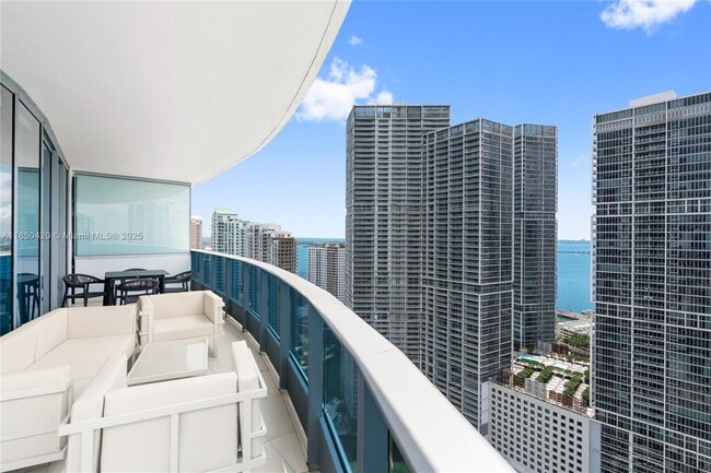 Building Photo - 200 Biscayne Blvd Way