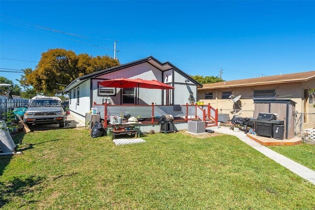 Building Photo - 3055 NW 23rd Ave