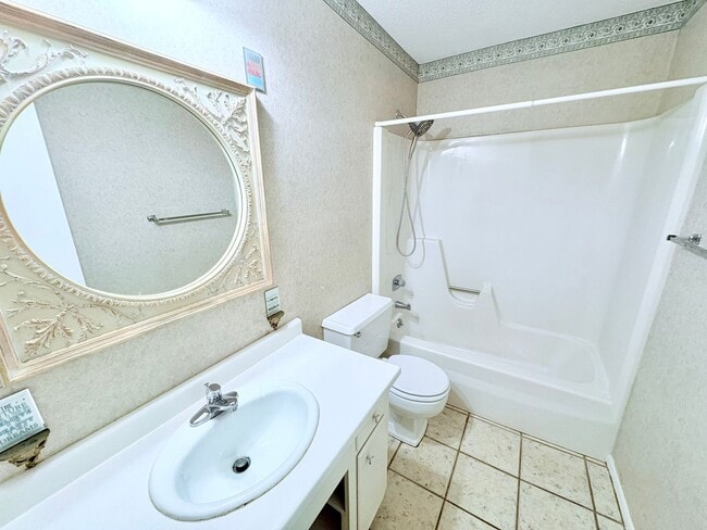 Building Photo - 101 Knight Cir