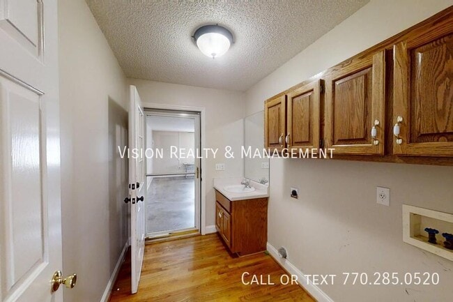 Building Photo - 28 Summerwind Dr