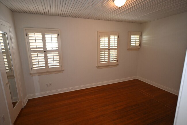 Building Photo - Beautiful 2 Bed 2 Bath Single Story House in Belmont Shore of Long Beach