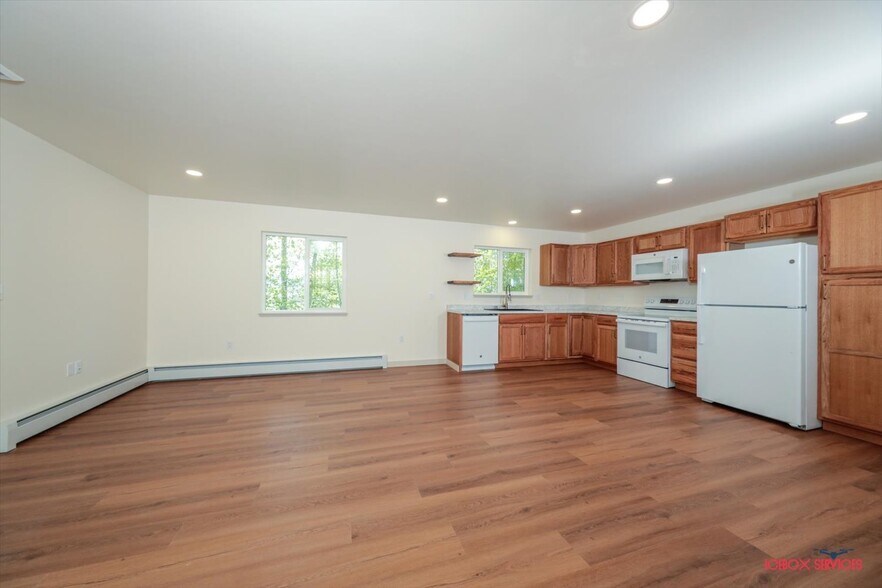 Building Photo - 13770 E Rose Garden Cir