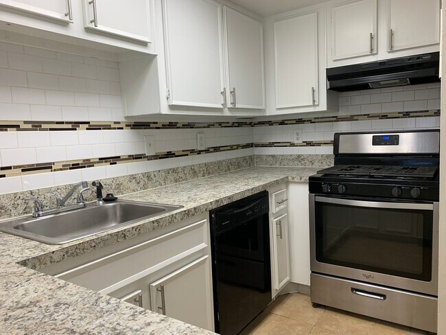 Building Photo - 6509 Parton Ct
