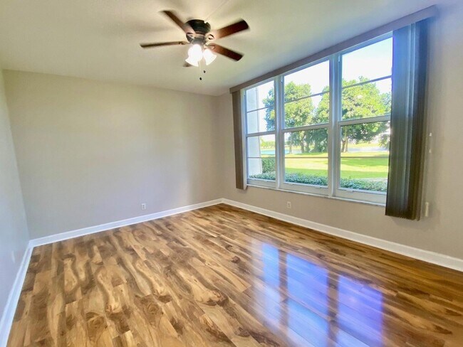 Building Photo - 3051 N Course Dr