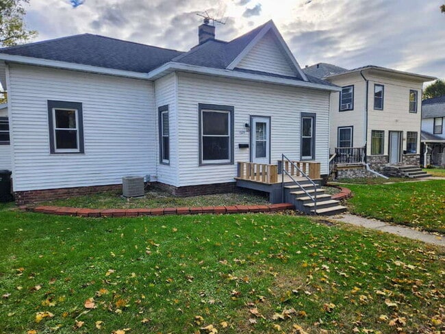 Building Photo - 1621 Willis Ave