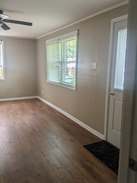 Building Photo - 5025 Adkins St