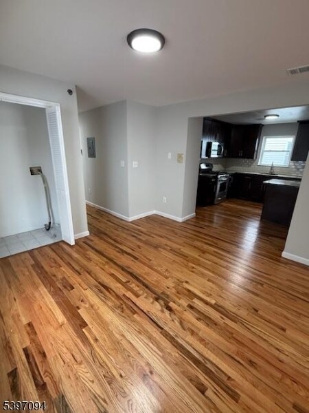 Building Photo - 139 Oraton St