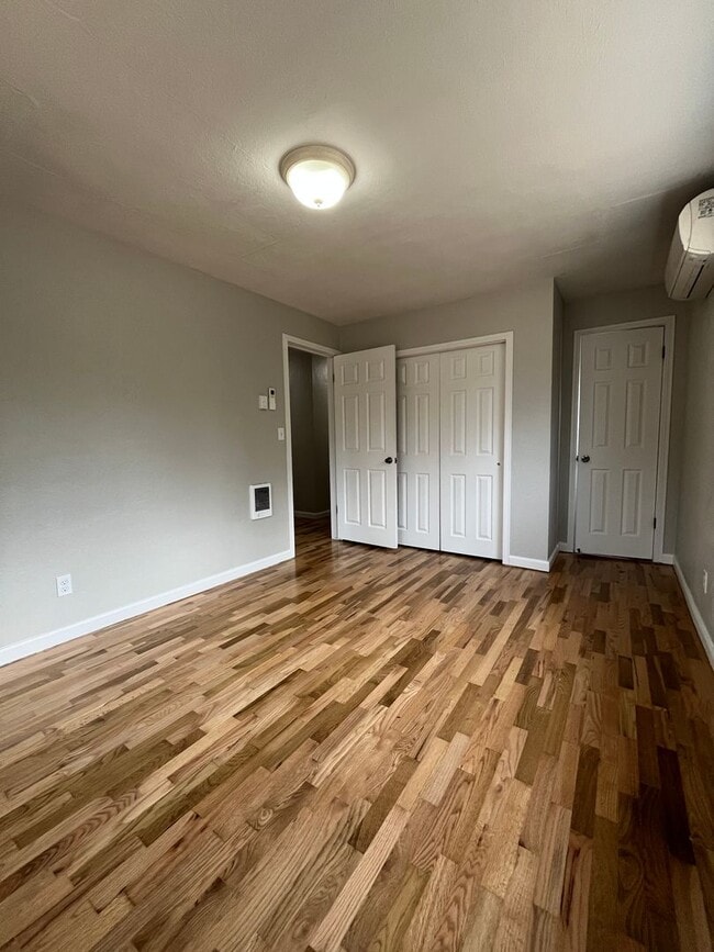 Building Photo - (OWE) 3 bed 2 bath home in Cal Young Neigh...