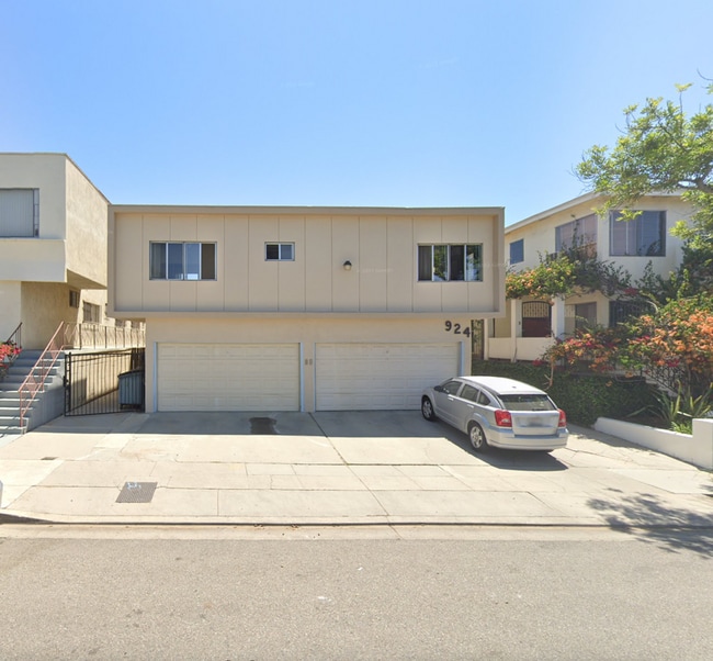 Building Photo - 924 N Ogden Dr
