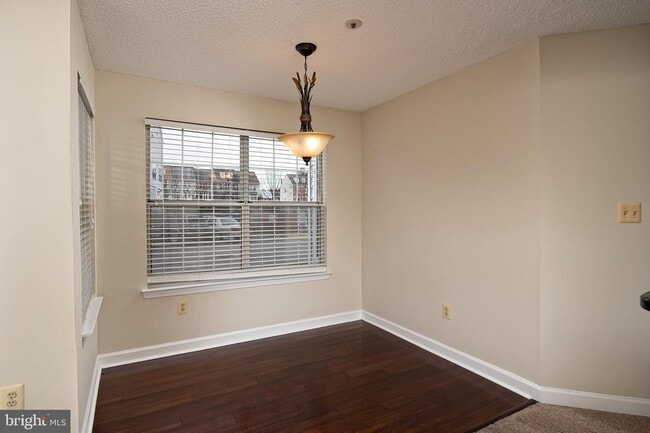 Building Photo - 14005 Vista Dr
