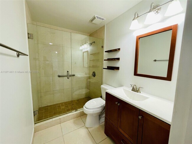 Building Photo - 6560 NW 114th Ave