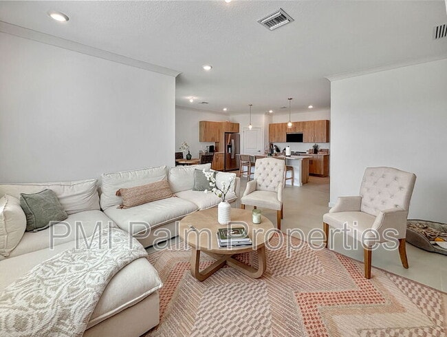 Building Photo - 5989 SE Sky Blue Cir