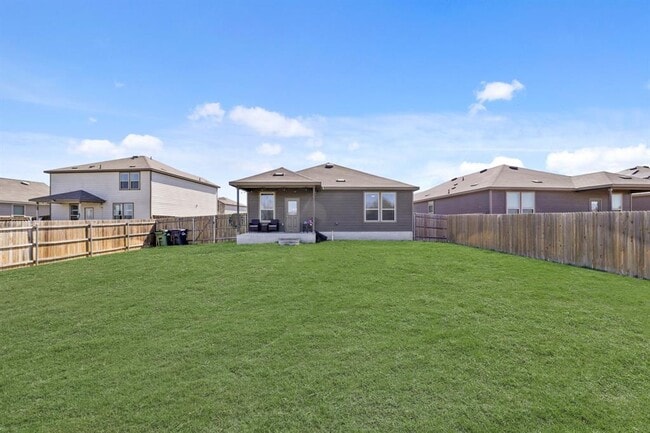 Building Photo - 240 Bedford Falls Ln