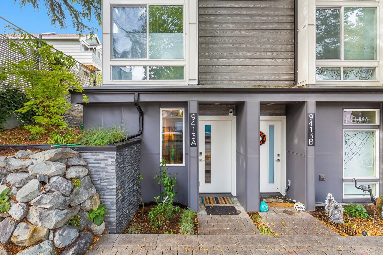 Building Photo - 9413A Roosevelt Way NE