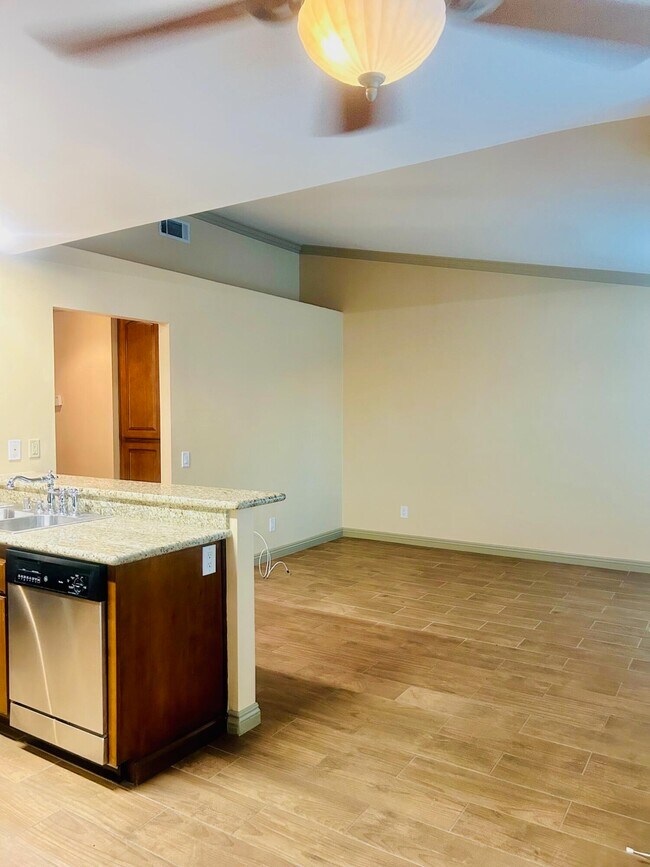Building Photo - 40780 Breezy Pass Rd