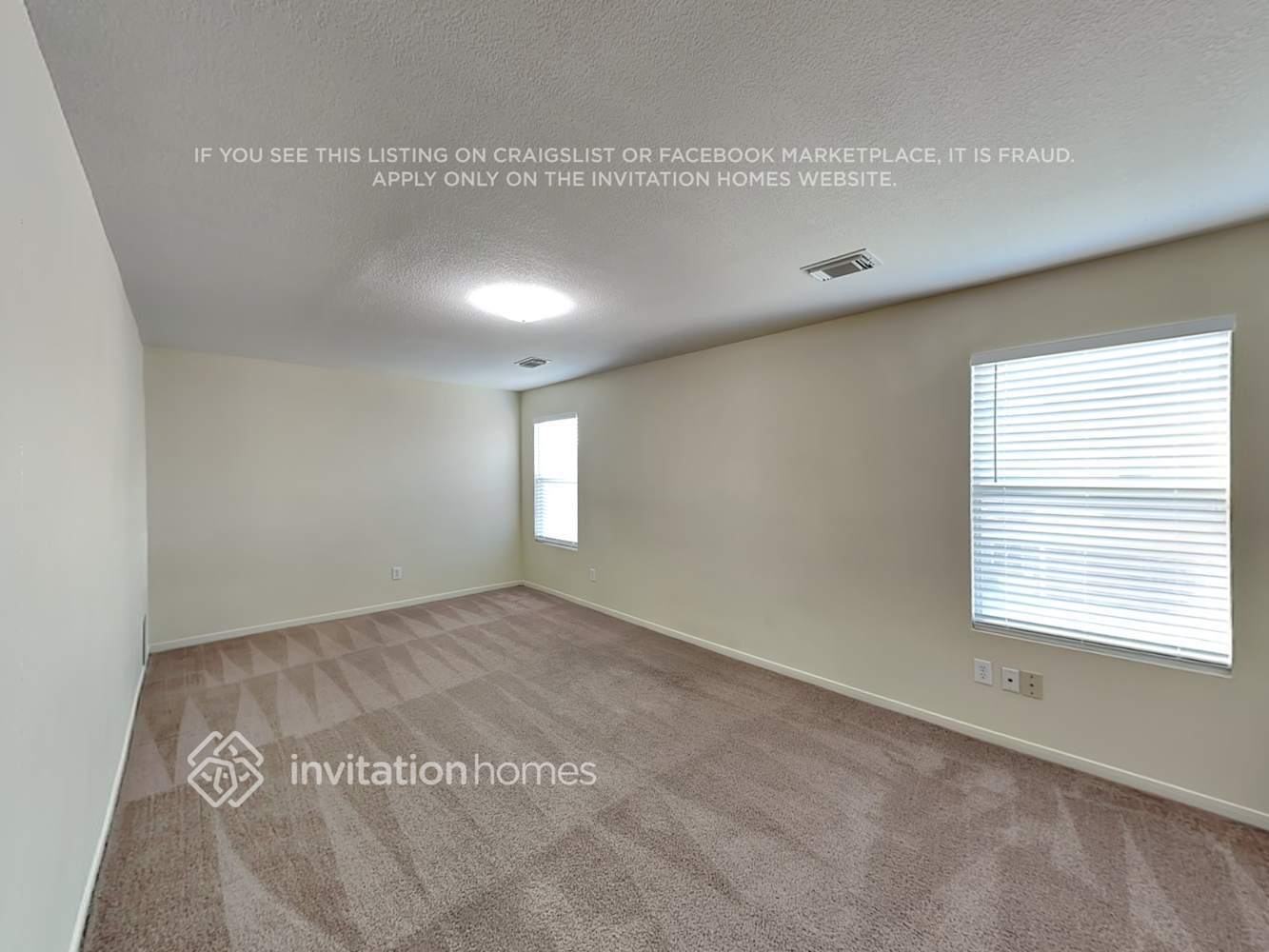 Building Photo - 1818 Day Lily Way
