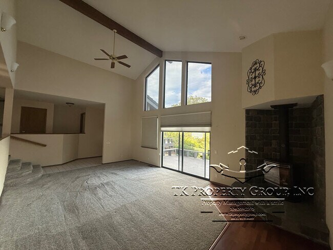 Building Photo - 17574 Patricia Way
