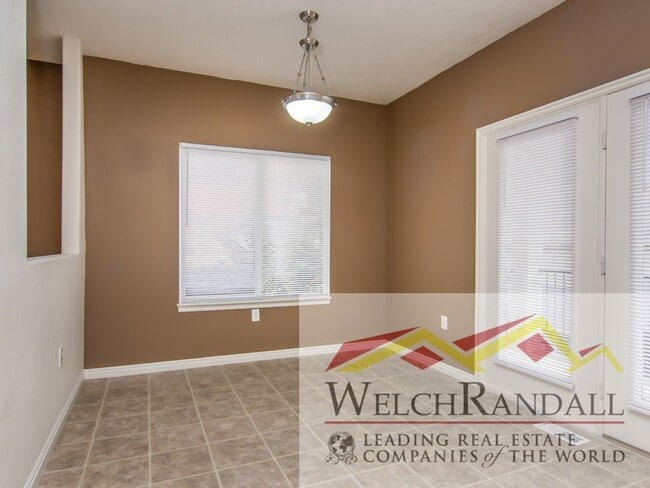Building Photo - Comfort Meets Style: 2 Bed, 1.5 Bath Herri...