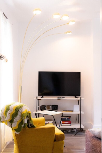 Building Photo - 2919 Elm St