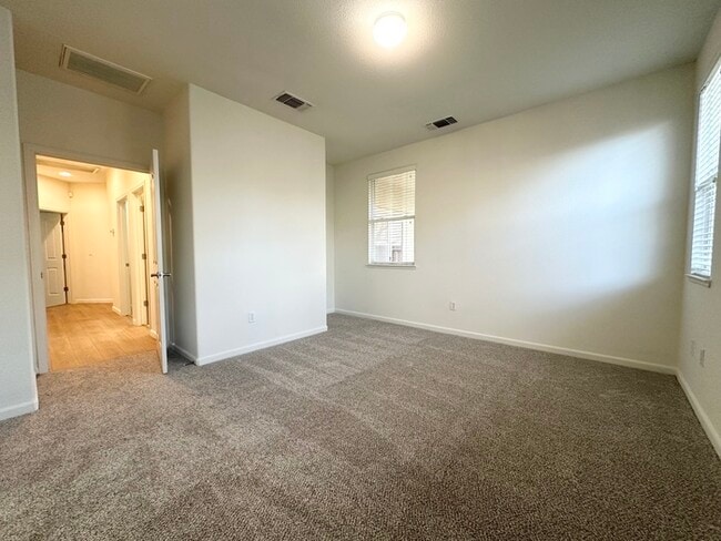 Building Photo - Spacious 3 bedroom 2 bath home in Rancho Cordova!!