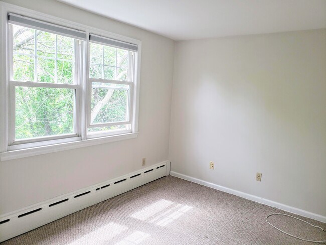 Building Photo - 312 Anita Ln