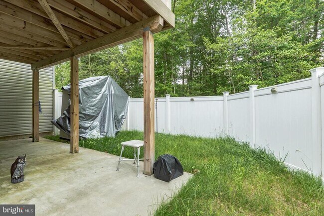 Building Photo - 7524 Holly Ridge Dr