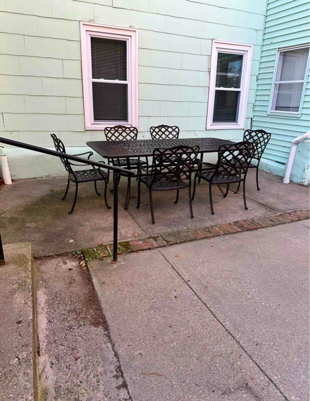 Building Photo - 32 Ashburnham Hill Rd