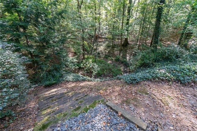 Building Photo - 651 Briarleigh Way
