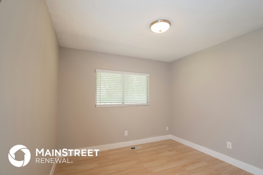 Building Photo - 1980 S 200 E