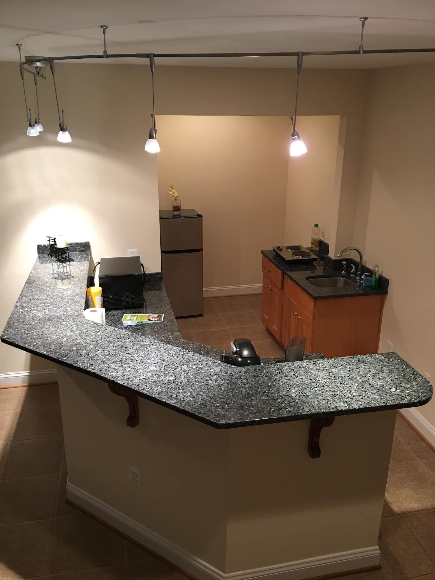 Building Photo - 445 Knoll St NW