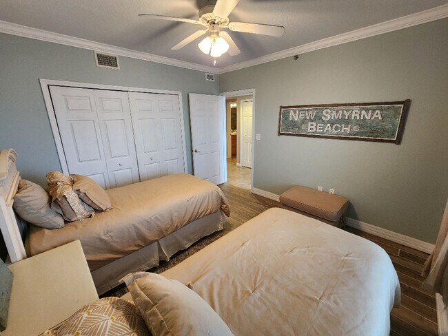 Building Photo - Beautiful Ocean Walk Condo Available April 10, 2026