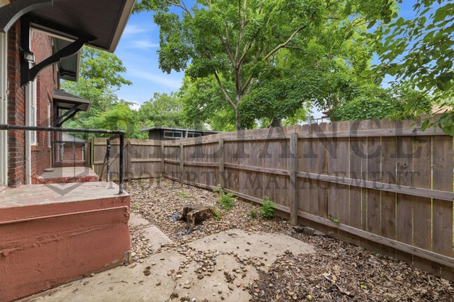 Building Photo - 101 N Belmont Pl