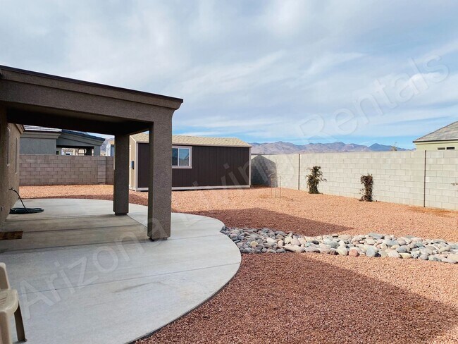 Building Photo - BEAUTIFUL 3 BEDROOM 2 CAR GARAGE HOME