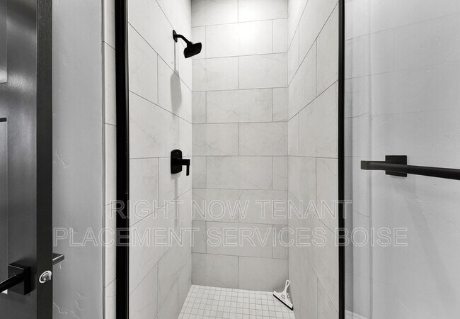 Building Photo - 6705 N Elmstone Way