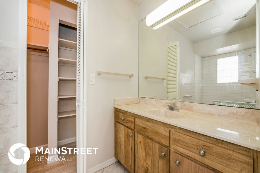 Building Photo - 4103 Skyway Dr
