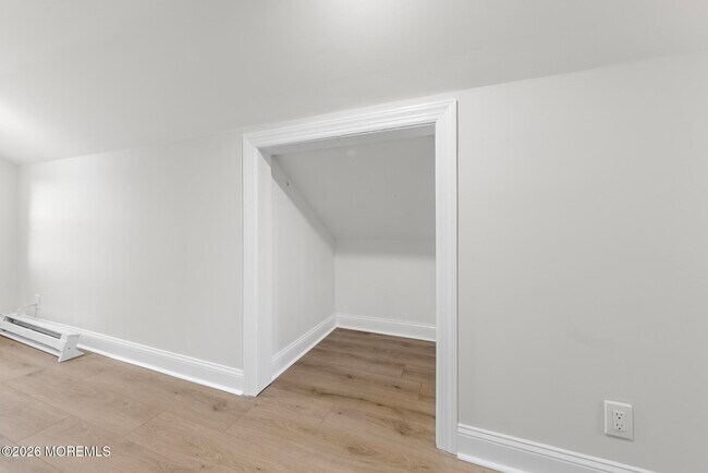 Building Photo - 260 Main St