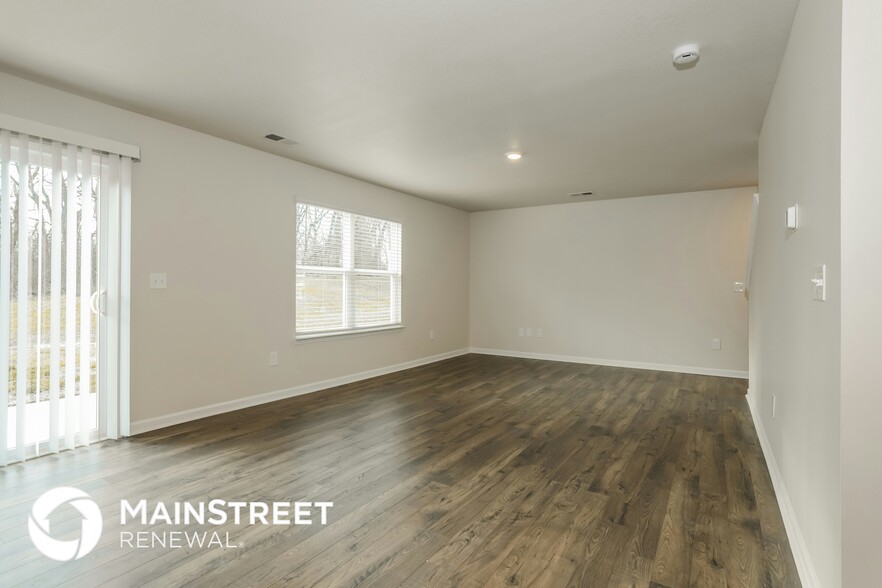 Building Photo - 9425 River Cane Rd