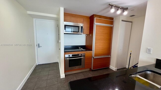 Building Photo - 50 Biscayne Blvd