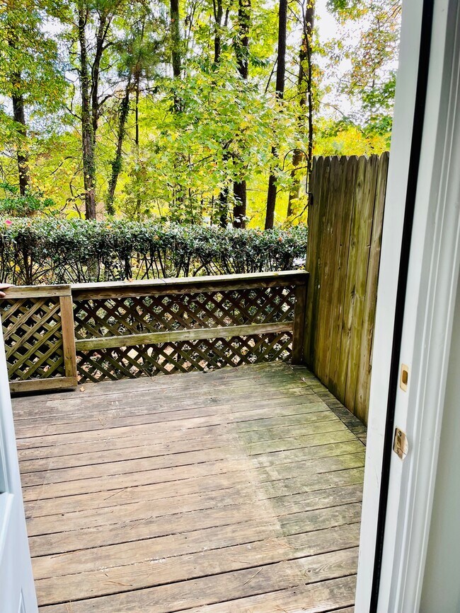 Building Photo - 122 Winners Cir