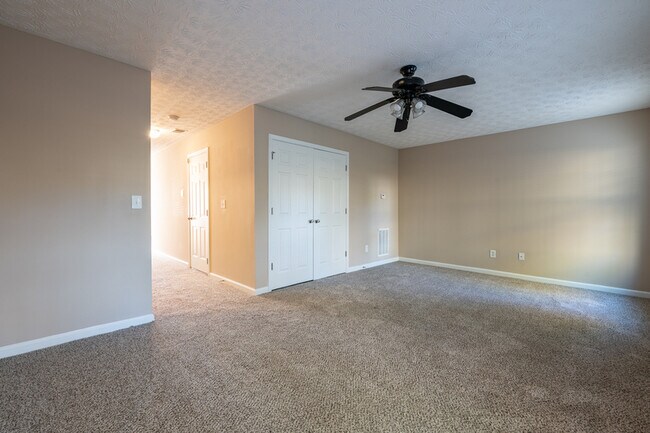 Building Photo - 6246 Redan Overlook