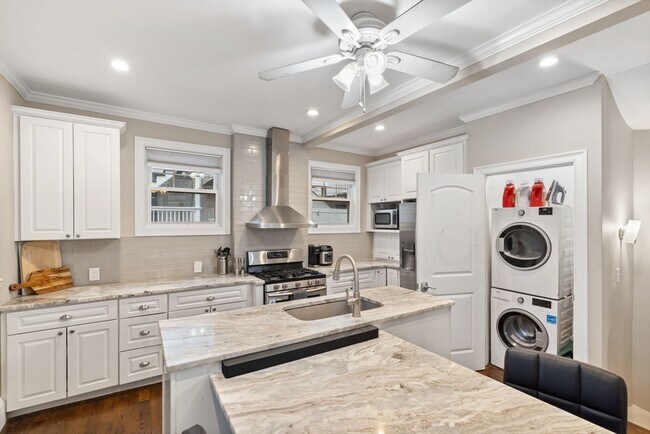 Building Photo - 12 Colebrook St