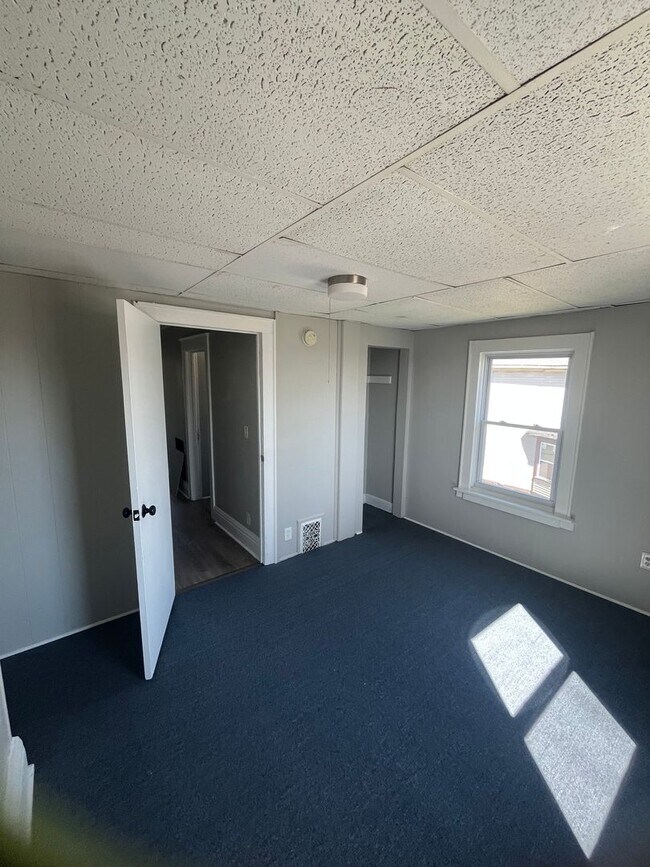 Building Photo - 142-144 Bowman St